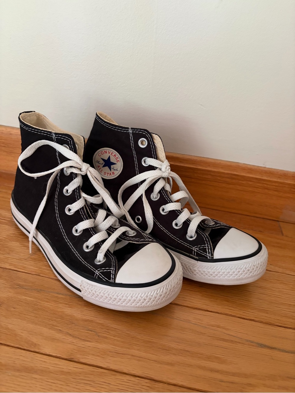 Converse Chuck Taylor All Star High Top Sneakers - Black Unisex 6
